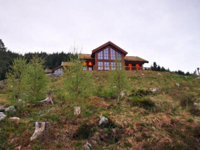 Cabin in beautiful surroundings at Harpefossen
